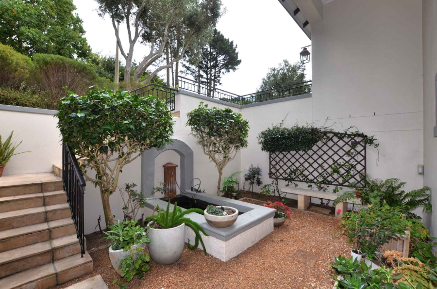 5 Bedroom Property for Sale in Kanonberg Western Cape